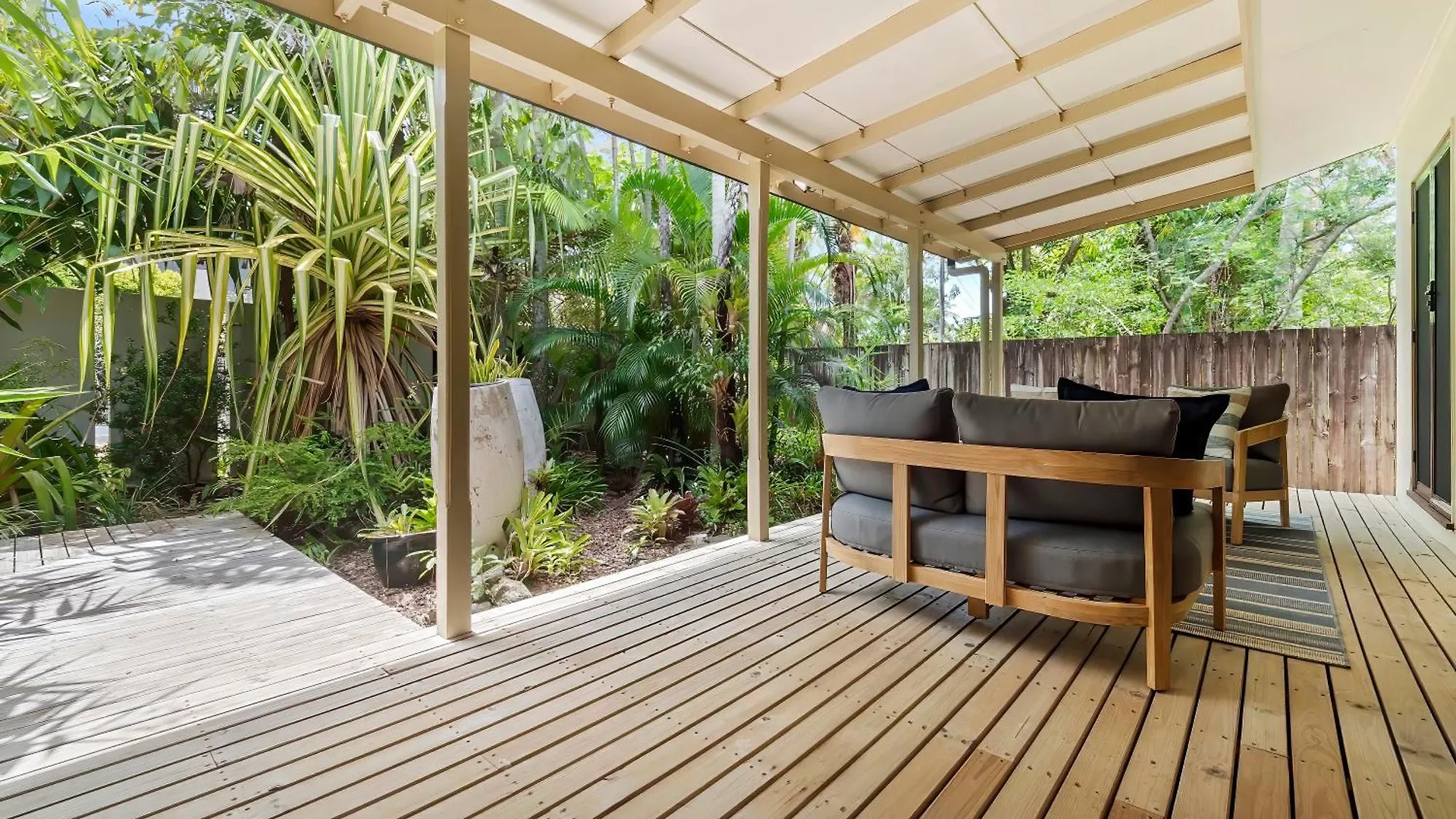 Holiday home The Garden Nook Clifton Beach Australia